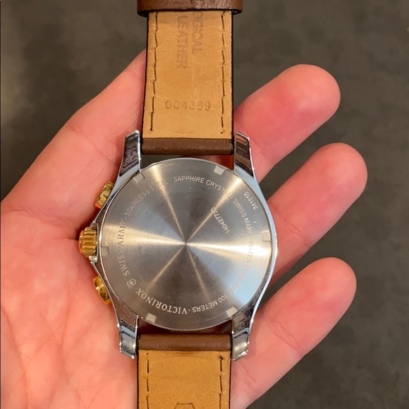 Victorinox Swiss army classic watch - Picture 4 of 4